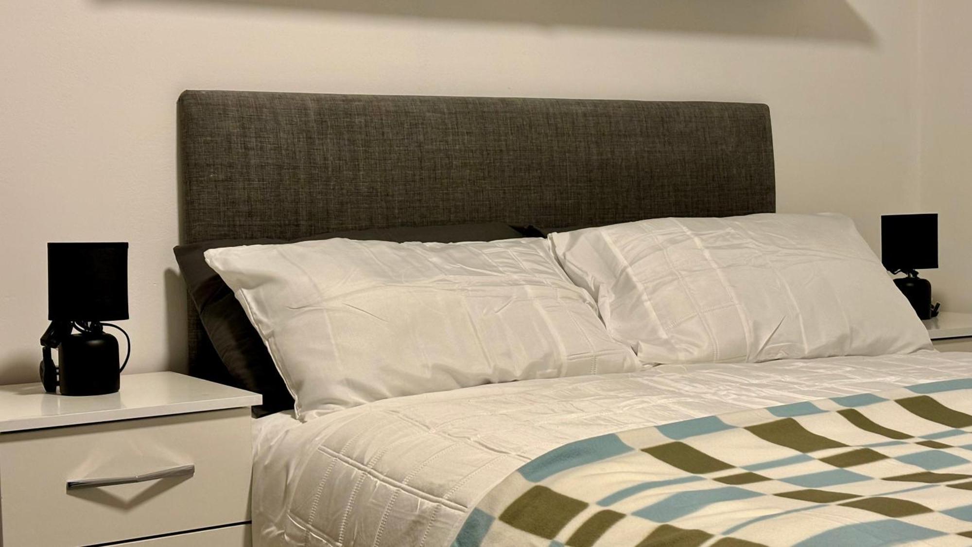 Modern 2-bed House By City Centre & Knighthead Park W- Off Street Parking Holiday home Birmingham